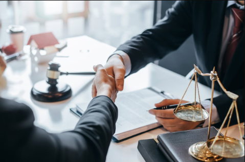 How Personal Injury Lawyers Build Strong Compensation Cases