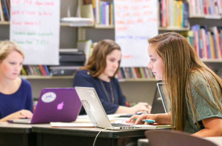 A Freshman’s Financial Map: Navigating Undergraduate Student Loans the Right Way